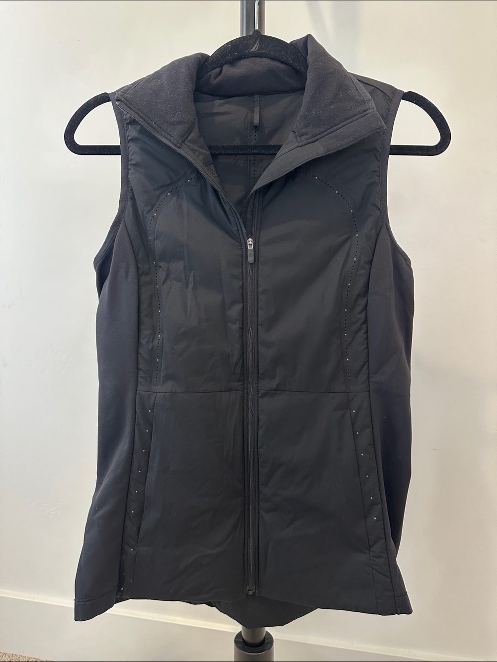 lululemon athletica Black Sleeveless Zip-Up Vest